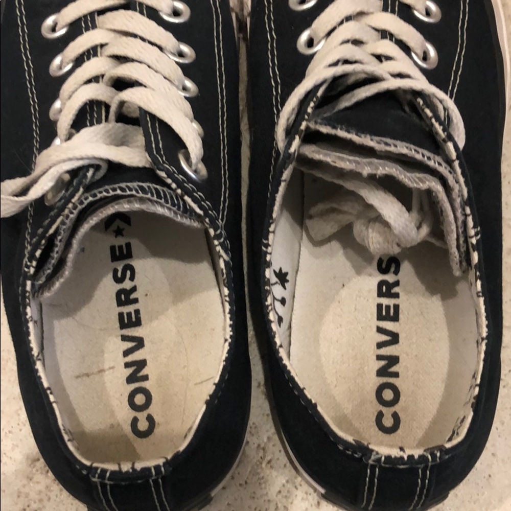 Converse - Picture 2 of 8